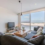 Huswell - Beachfront Apartment In Zeebrugge